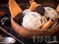 Домашен сладолед Страчетела със сметана и шоколад